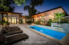 Steps to the Main Surf Break - 3 Bedroom House